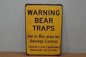lot 101 image: Novelty Metal Sign -  Warning Bear Traps