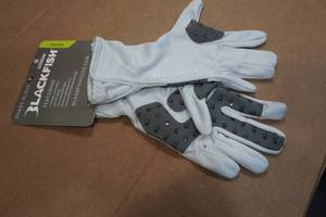 lot 117 image: Blackfish Guide Shade Gloves - Small