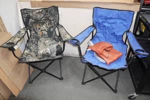 lot 136 image: 2 Camping Chairs