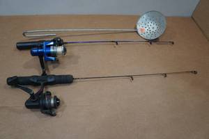 lot 161 image: 2 Ice Fishing Poles and Scoop
