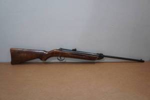 lot 222 image: Daisy 250 22 Cal Pellet Rifle - Made in Scotland