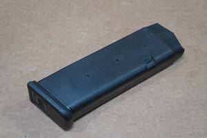 lot 1A image: Glock 9mm 17 Round Magazine