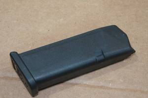 lot 1B image: Glock 9mm 15 Round Magazine