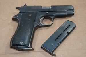 lot 1N image: Star Spanish Police 9mm Semi-Auto Pistol - 2 Magazines
