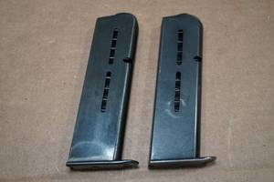 lot 1Q image: 2 Star 9mm Pistol Magazines