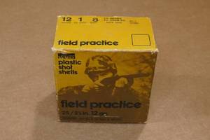 lot 399 image: 25 Montgomery Ward Field Practice 12 Gauge 2-34 8 Shot Shotshells