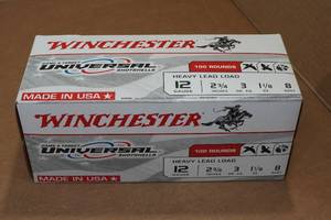 lot 400 image: 100 Winchester Universal 12 Gauge 2-34 Lead 8 Shot Shotshells