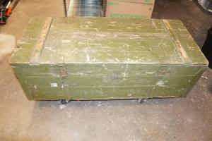 lot 2T image: Vintage SKS Shipping Crate