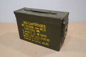lot 421 image: Vintage Military 7.62mm Ammo Can
