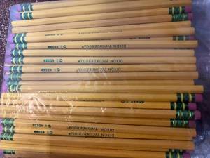 lot 29 image: Ticonderoga #2 Pencils
