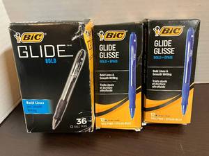 lot 122 image: BIC Glide Bold Pens