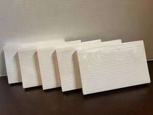 lot 8 image: 5 x 8 Index Cards