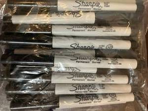 lot 2 image: Sharpie Ultra Fine Markers