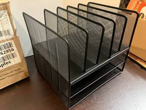 lot 17 image: Black Wire Mesh Desk Accessories