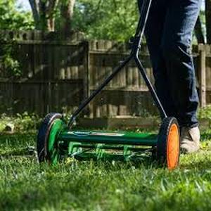 lot 36 image: Scotts 16 in. Manual Walk Behind Push Reel Lawn Mower  Customer Returns See Pictures