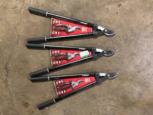 lot 39 image: Lot of 2-Piece Garden Tool Set (Lopper and Pruning Shears)    Customer Returns See Pictures