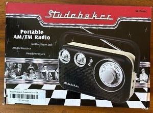 lot 51 image: Studebaker Portable AMFM Radio in Retro Style, Boxed