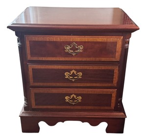 lot 11C image: Bassett 3-Drawer Night Stand with Brass Handles