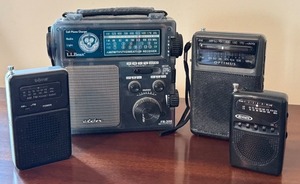 lot 99 image: Collection of 4 Portable AMFM Radios LL Bean, Optimus, Jensen, Brer