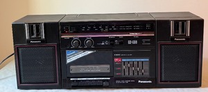 lot 125 image: Panasonic RX-C36 Portable Stereo Boombox with Detachable Speakers