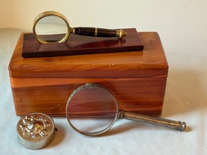 lot 127 image: Vintage Lane Cedar Dresser Box with 2 Magnifying Glasses and Ornate Silver Lid