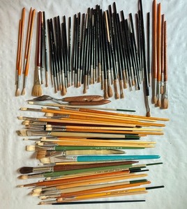 lot 154 image: Large Collection of Artist Paint Brushes and Palette Knives