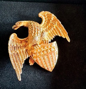 lot 17J image: Metropolitan Museum of Art American Eagle Pin with Rhinestones and Box