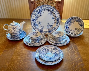 lot 79 image: Spode England Clifton Blue and White Floral Tea and Dessert Set