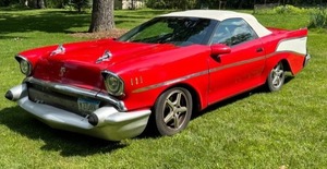 lot 2B image: 1995 Camaro with 1957 Custom Kit Convertible, Re-manufactured Engine