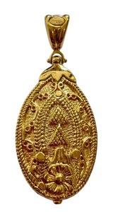 lot 11R image: Graziella Italy 18K Gold Ornate Pendant