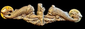 lot 19N image: Balfour Sterling Silver Submarine Dolphins Naval Pin