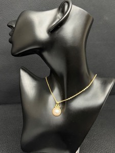 lot 32M image: Gold Necklace with Pearl Pendant, 19 inch Chain