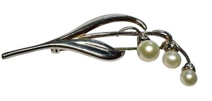 lot 95R image: MMA 925 Sterling Silver Floral Brooch with Faux Pearls, 2.5 Inch