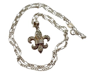 lot 115R image: Sterling Silver 18 Inch Chain with Fleur-de-Lis Pendant