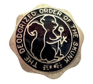lot 162 image: Vintage Deodorized Order of the Skunk Pinback Badge, .5 Inch