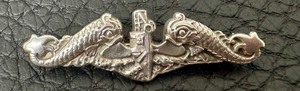 lot 183 image: Balfour Sterling Silver Submarine Dolphins 1.5 Inch Badge