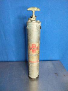 lot 82 image: Vintage Fyr-Fyter Fire Extinguisher