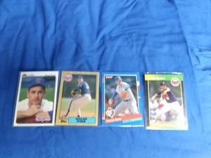 lot 98 image: 4 Nolan Ryan Cards