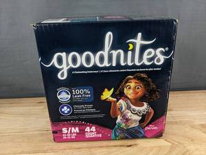 lot 52 image: 44 Goodnites Bedwetting Underwear SM - Brand New