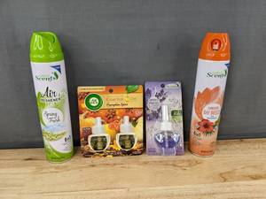 lot 109 image: 2 Air Fresheners and 3 Refills Great Scents & Air Wick - Brand New