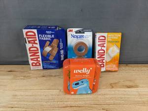 lot 82G image: 4 Packages Bandages & First Aid Band-Aid, Nexcare, Welly - Brand New