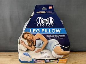 lot 115 image: Contour Legacy Leg Pillow - Brand New