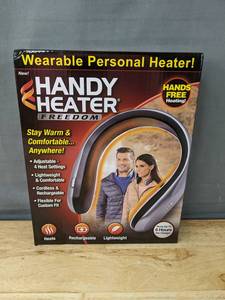 lot 140 image: Handy Heater Freedom Wearable Personal Heater - Brand New