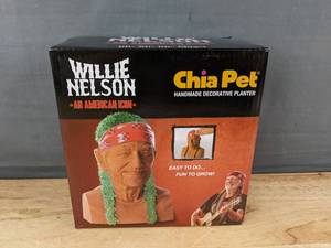 lot 173 image: Willie Nelson Chia Pet Handmade Decorative Planter - Brand New