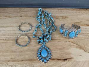 lot 177 image: Western Style Silvery Turquoise Jewelry Set - Necklace, Bracelet, Earrings - Brand New