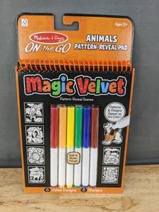 lot 181 image: Melissa & Doug On the Go Magic Velvet Animals Pattern-Reveal Pad - Brand New