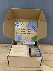 lot 57B image: Womens Spa Gift Box with Bath and Skincare Items Oatmeal Soap, Candle, Bath Bomb, Etc. - Brand New