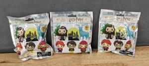 lot 69G image: 3 Mystery Bag Harry Potter Collectors Series 8 Bag Clip Key Chains - Brand New
