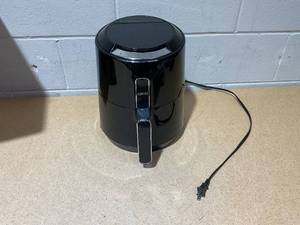lot 225 image: Crux 3.7-Quart Touchscreen Electric Air Fryer