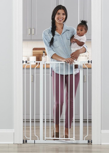 lot 437 image: Regalo Easy Step 36 Extra Tall Walk Thru Baby Gate